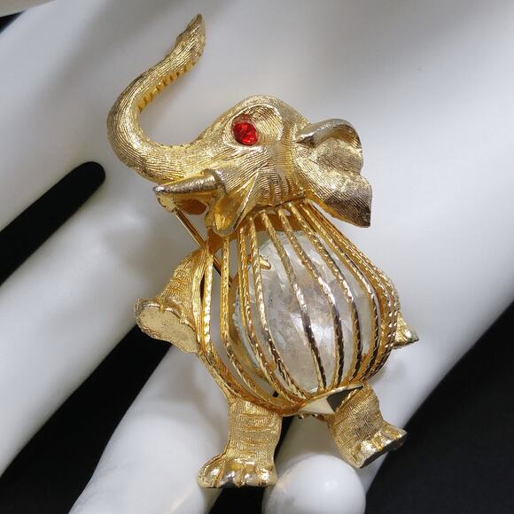 Vintage 1960s Elephant Brooch, Up Turned Trunk, Caged Rivoli Crystal Belly - Picture 2 of 10